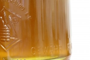 Honigglas mit Waldhonig
